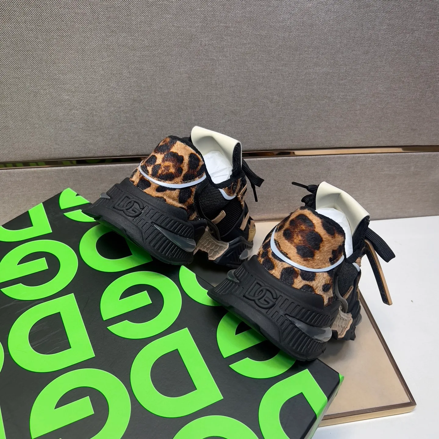 ⬛️Men's men's shoes💰p560【DG～】couple casual shoes 2025z cabinet sales simultaneously 🔶Size: 35-44#️⃣ 🔷1 color🔜The upper is made of multi-material splicing➕Mesh lining, comfortable and breathable, sole: original comfortable and wear-resistant outsole, ⚠️real thing📱photographed🎬real thing is better📢📢📢